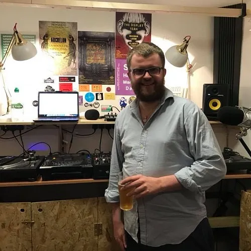Loose Lips Show (199Radio) - Medallion Man solo session  - 05/06/18