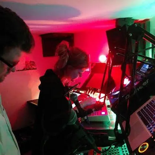 Loose Lips Show w/Violet - 01/07/15